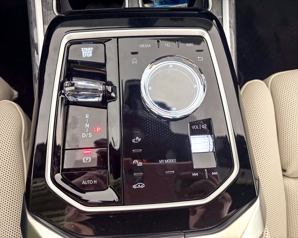 2025 Bmw 750e 750e xDrive photo 43