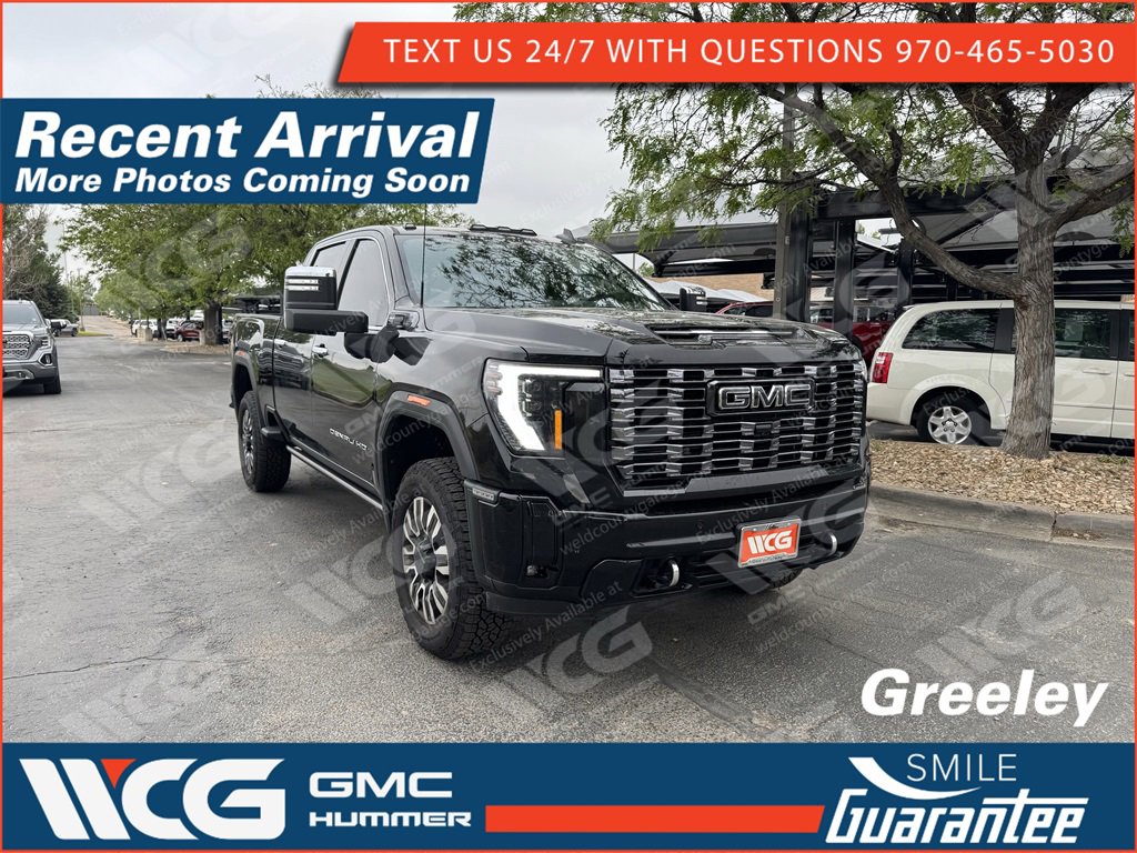 Used 2025 Onyx Black GMC Denali Ultimate image 1