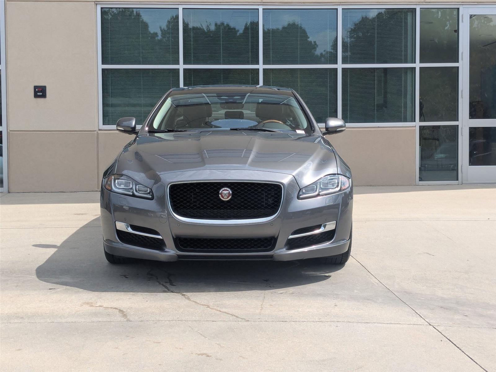 2019 Jaguar XJ Supercharged photo 2