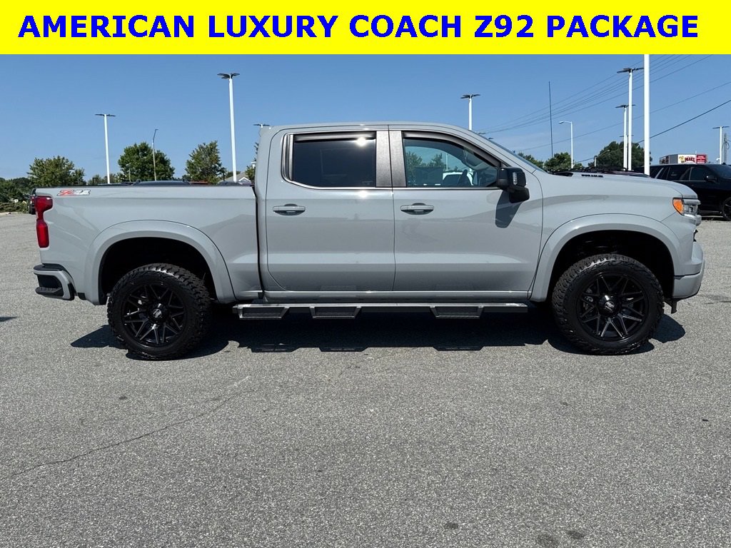 2025 Chevrolet Silverado 1500 RST photo 2