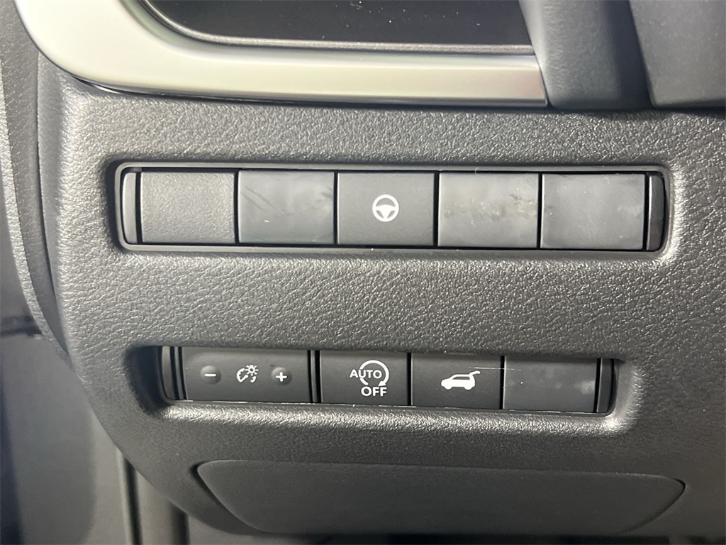 2026 Nissan Rogue SV photo 16