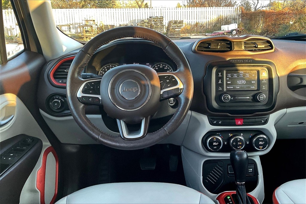 2015 Jeep Renegade Limited photo 4