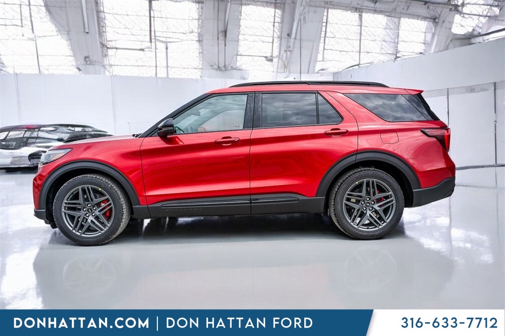 2025 Ford Explorer ST photo 2