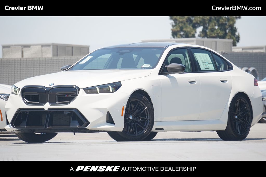New 2026 Alpine White BMW Base image 1