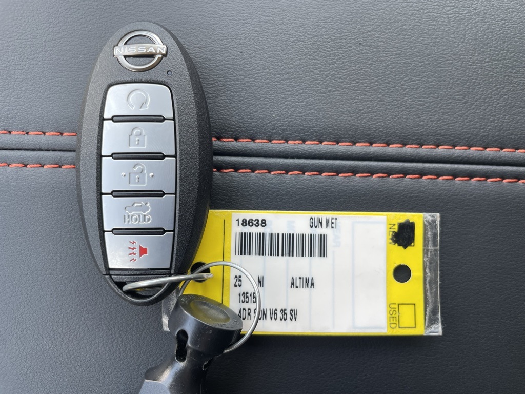 2025 Nissan Altima SR photo 22