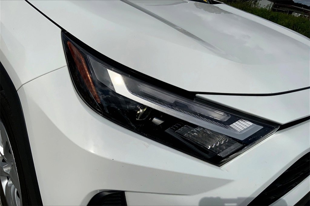 2025 Toyota RAV4 LE photo 26