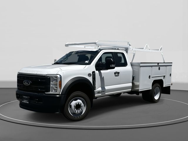 2023 Ford F-550 Super Duty Chassis Cab XL's photo