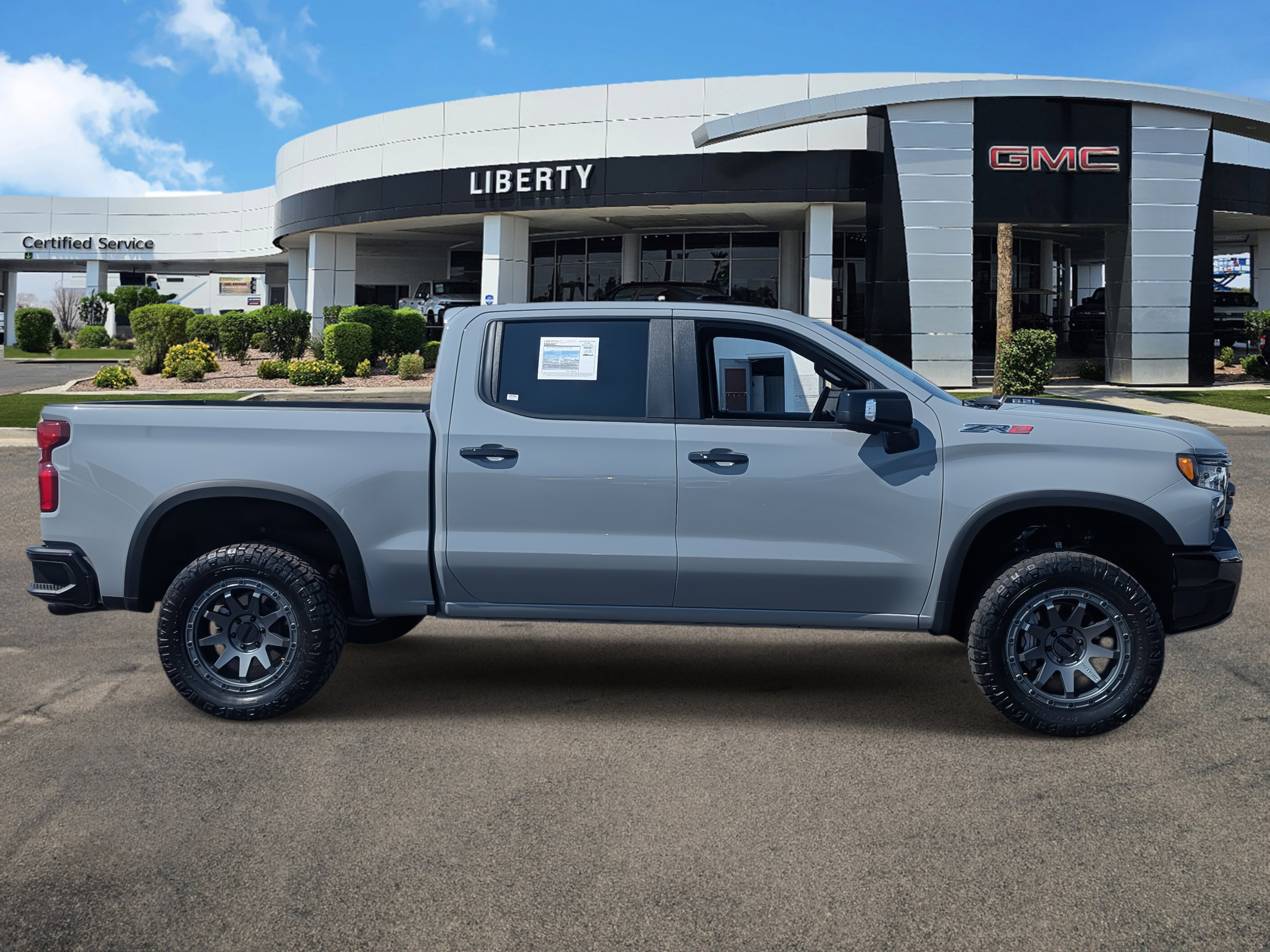 2024 Chevrolet Silverado 1500 ZR2 photo 2