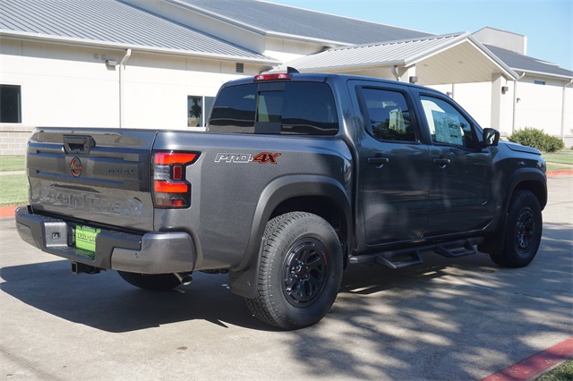 2026 Nissan Frontier PRO-4X photo 4