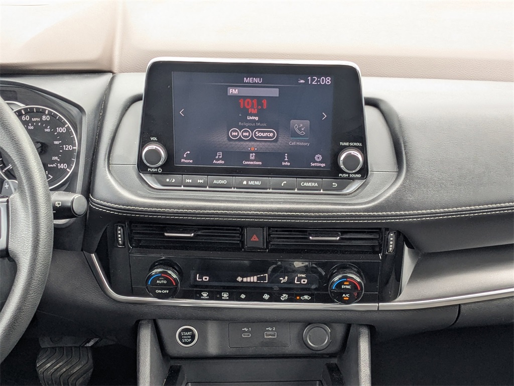 2022 Nissan Rogue SV photo 18