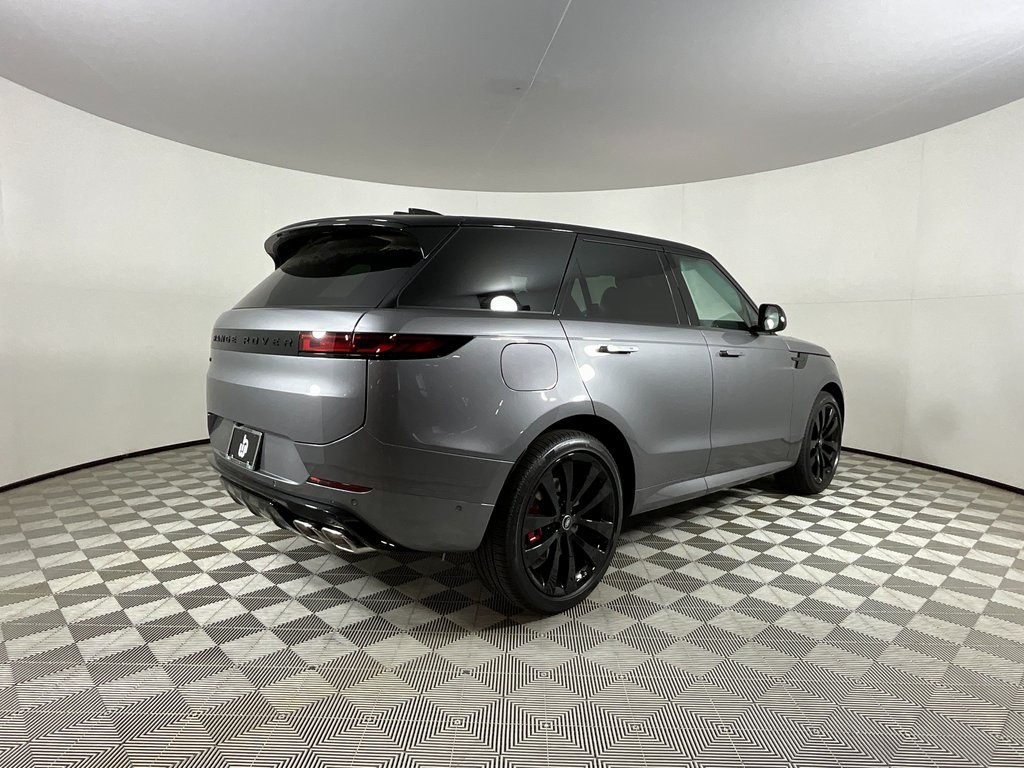 2025 Land Rover Range Rover Sport SE photo 2