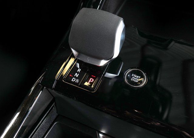 2025 Land Rover Range Rover Sport SE photo 13