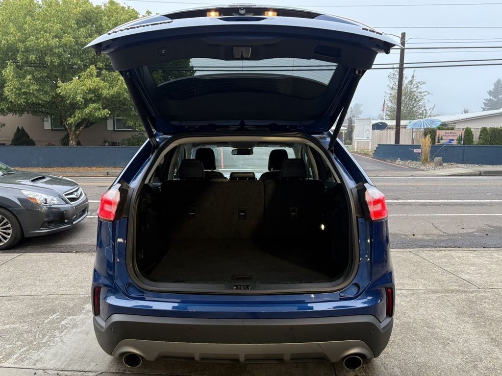 2022 Ford Edge Titanium photo 9