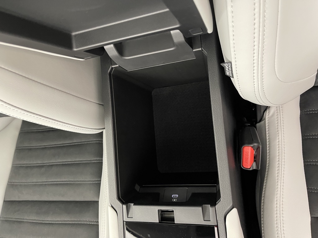 2025 Mitsubishi Outlander SE photo 11