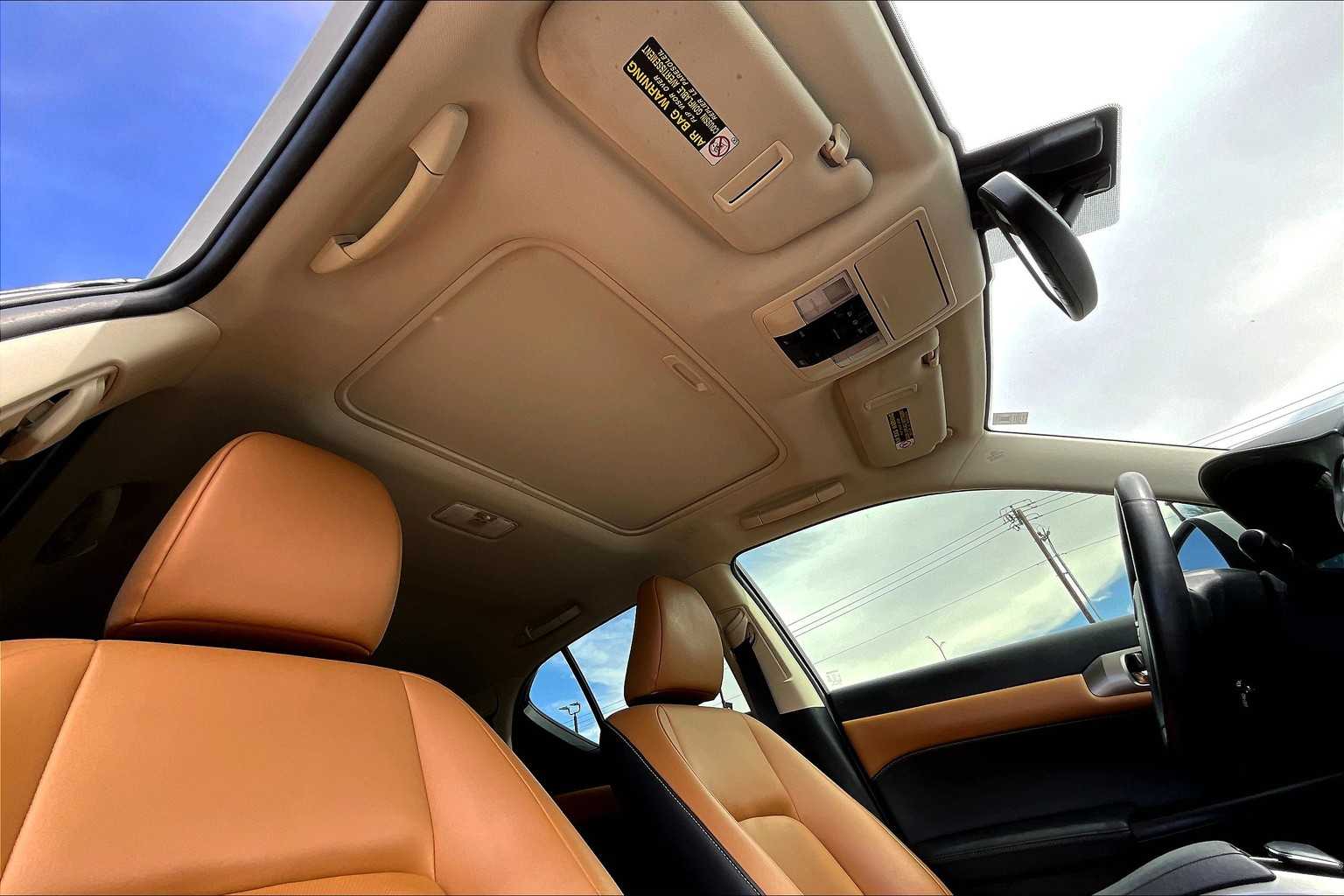 2014 Lexus CT 200h photo 11