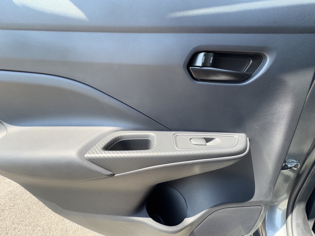 2025 Nissan Versa S photo 18