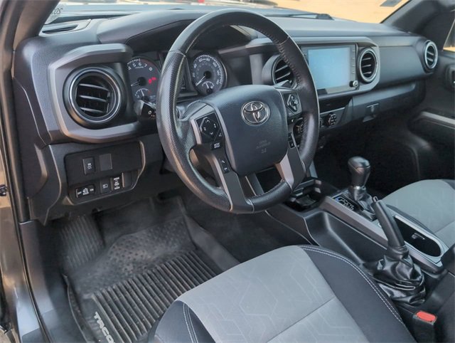 2020 Toyota Tacoma TRD Off-Road photo 2
