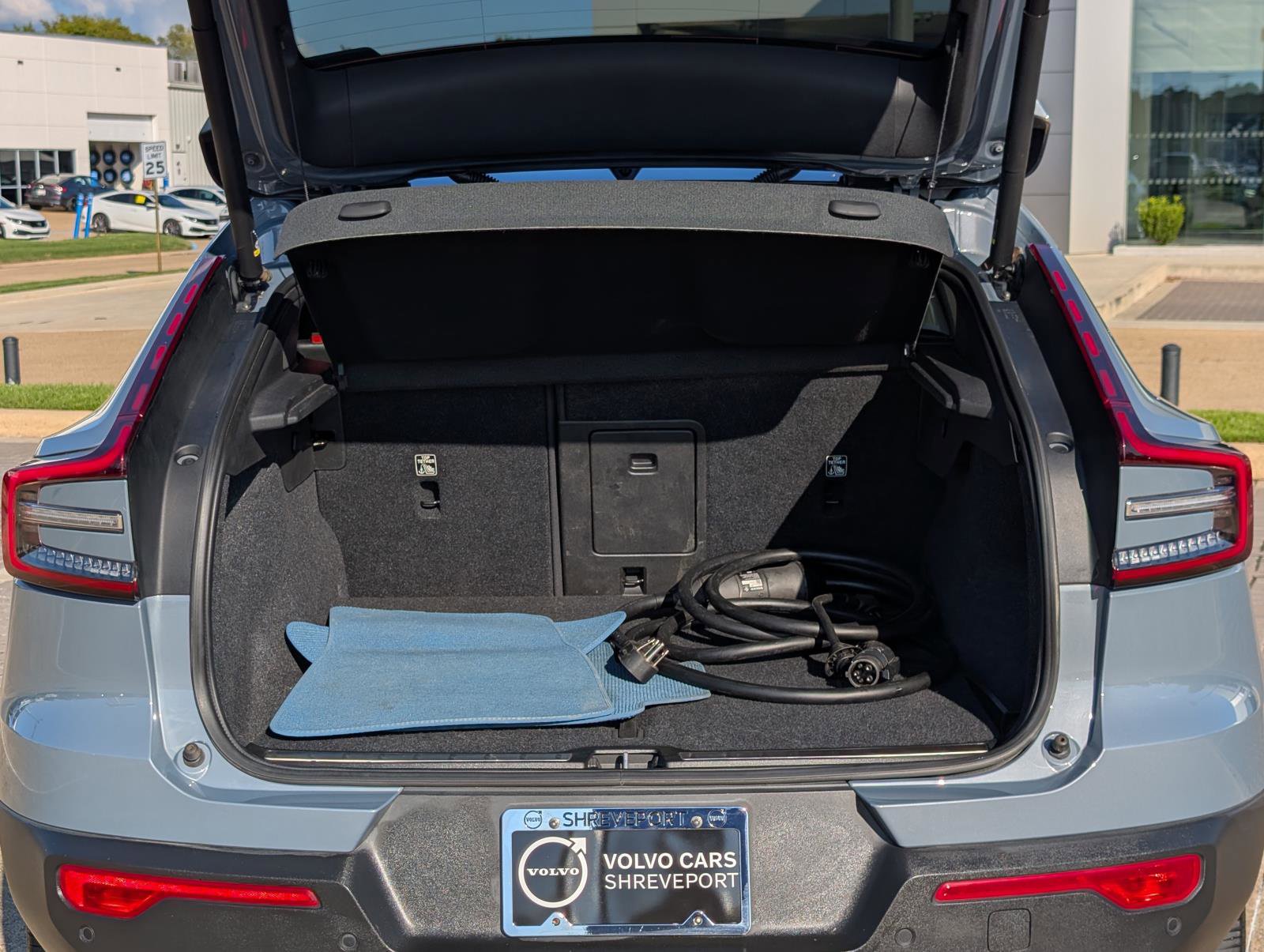 2023 Volvo C40 Recharge Ultimate photo 9