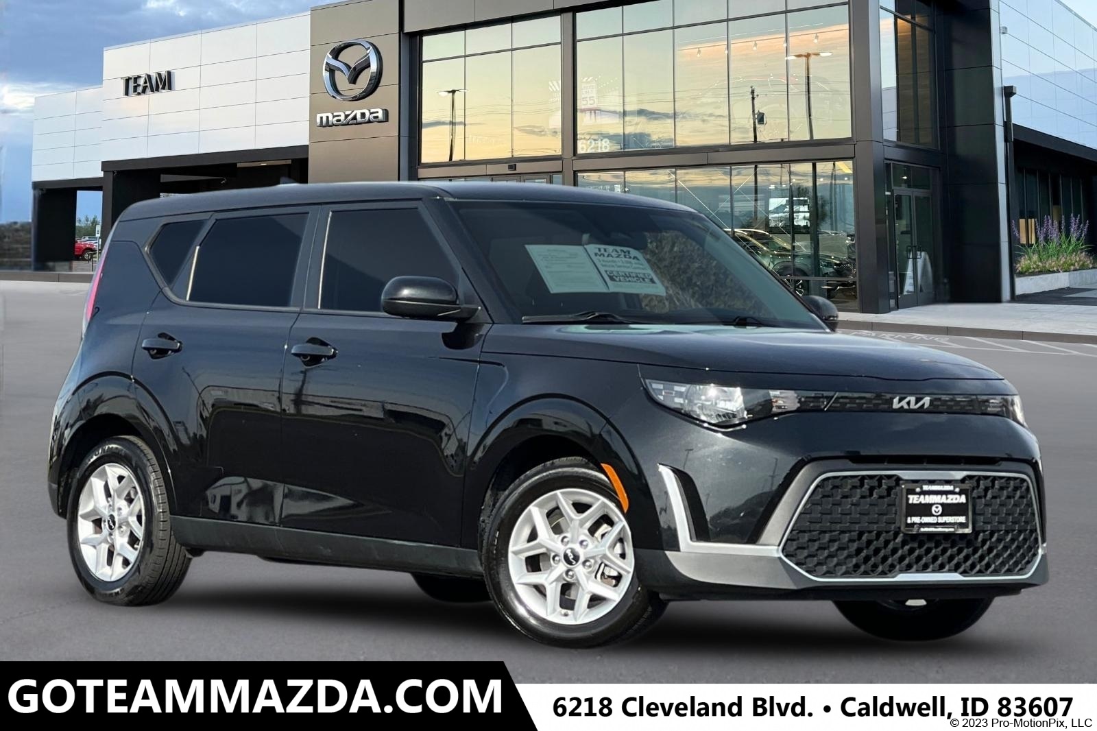 2023 Kia Soul LX's photo