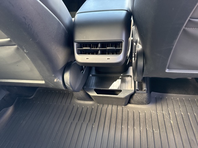2024 Tesla Model Y Long Range photo 24