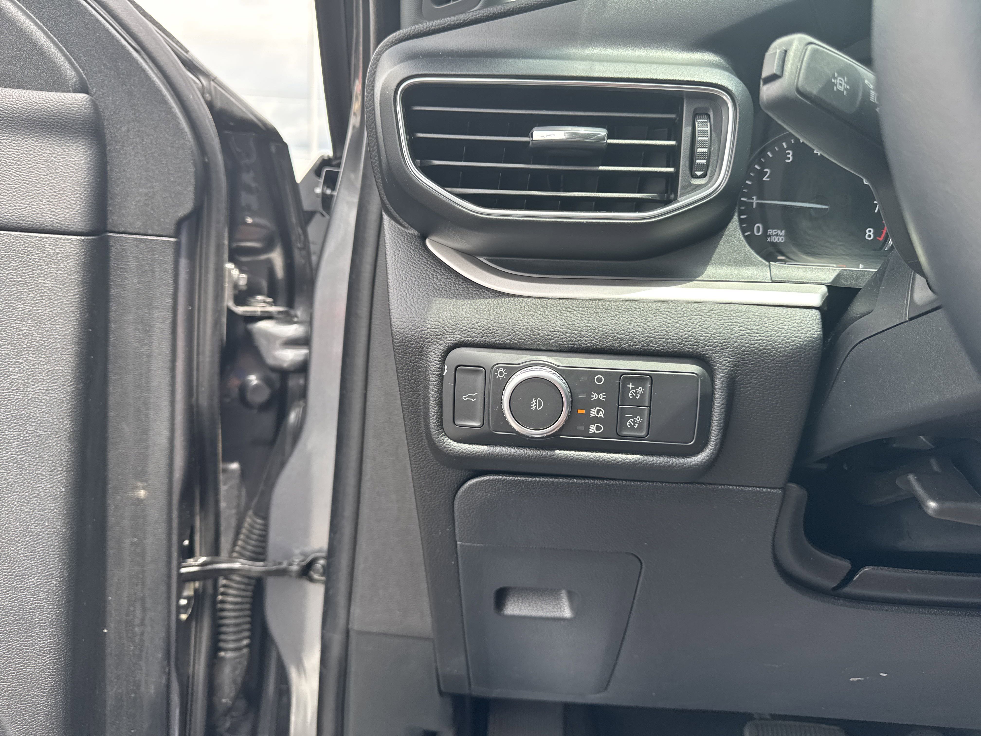 2022 Ford Explorer XLT photo 8