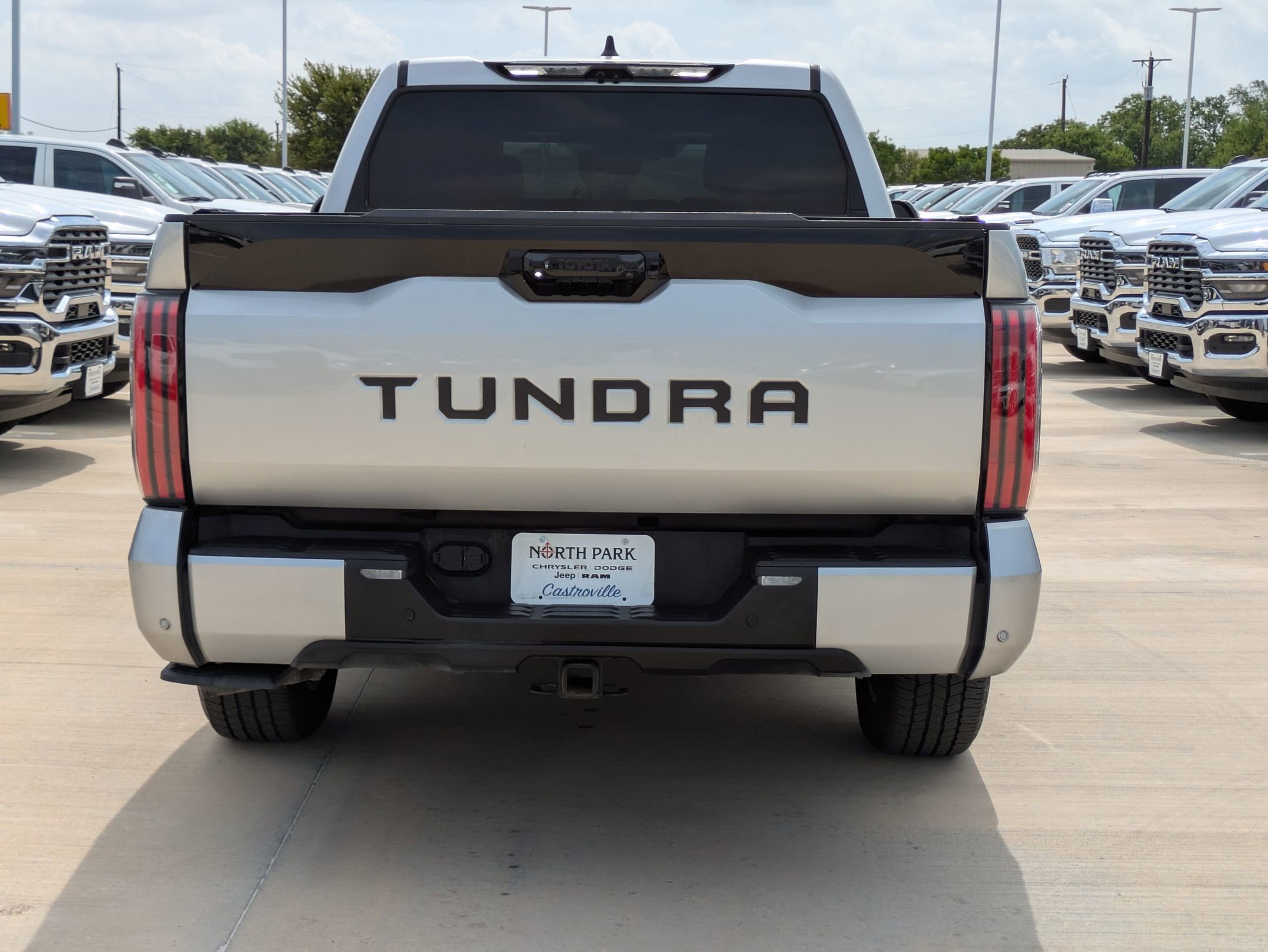 2023 Toyota Tundra Platinum photo 4