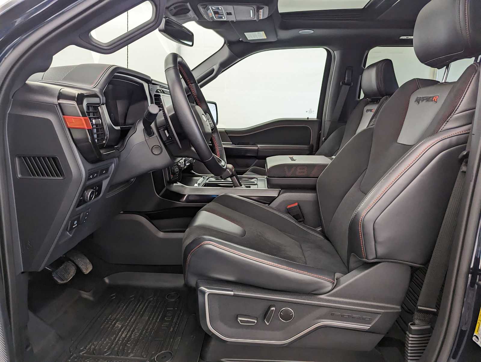 2024 Ford F-150 Raptor photo 16