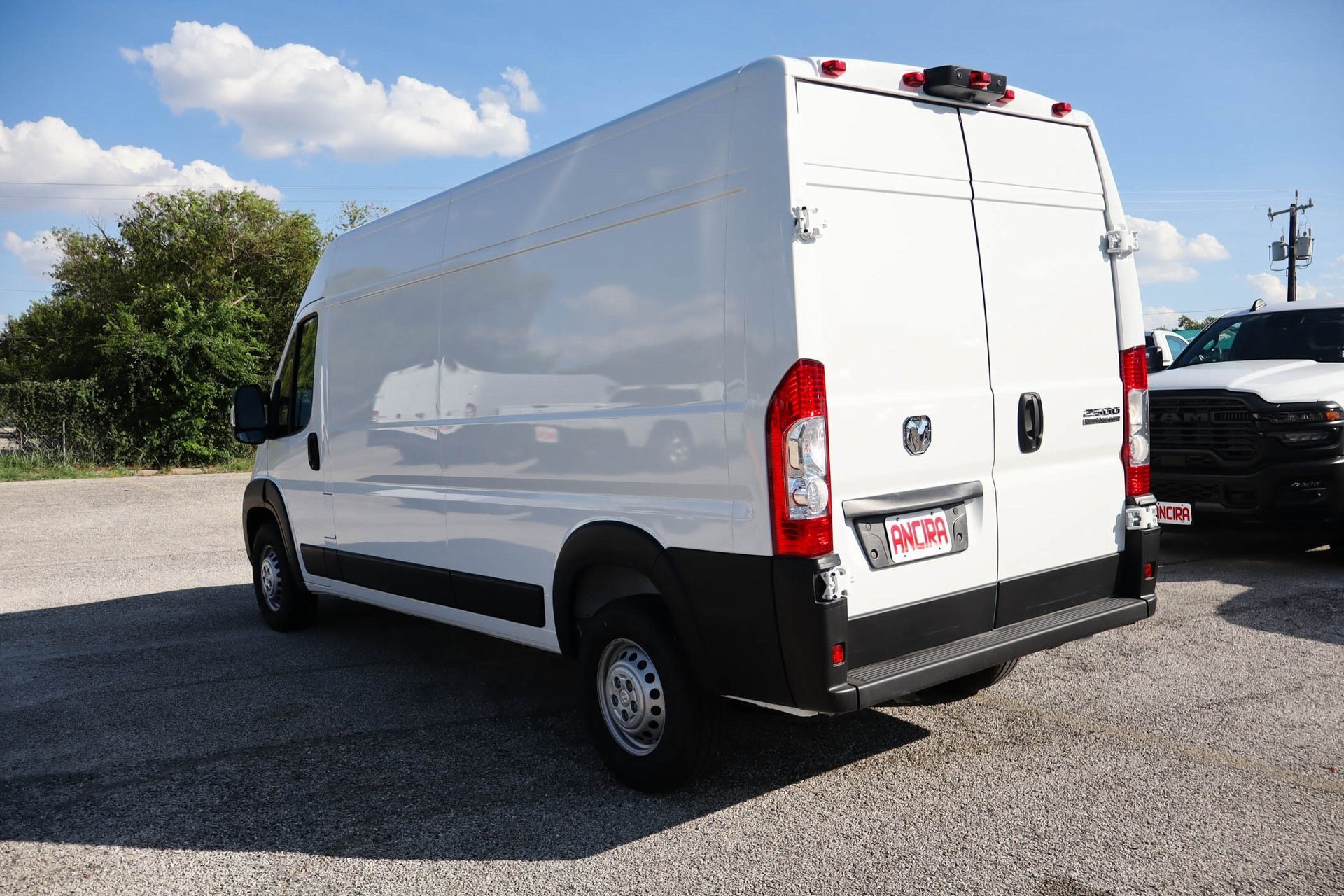 2025 Ram ProMaster 2500 photo 2