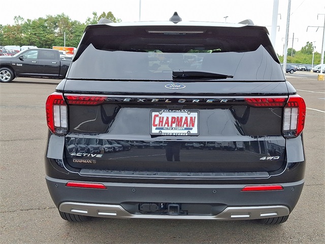 2025 Ford Explorer photo 4