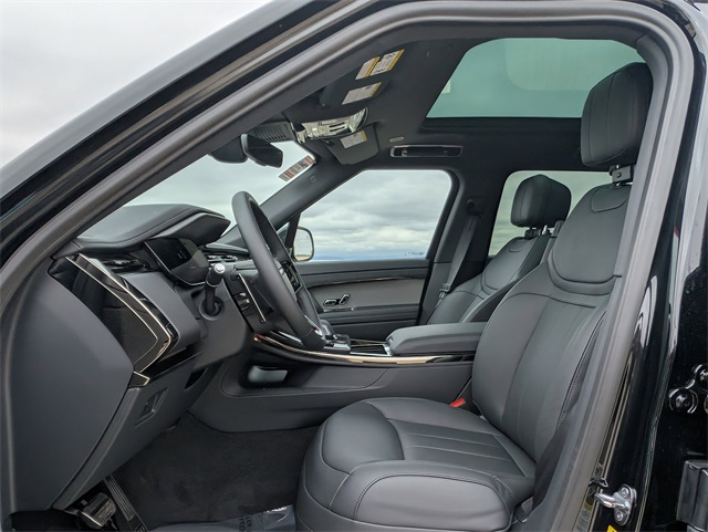 2025 Land Rover Range Rover Sport SE photo 6