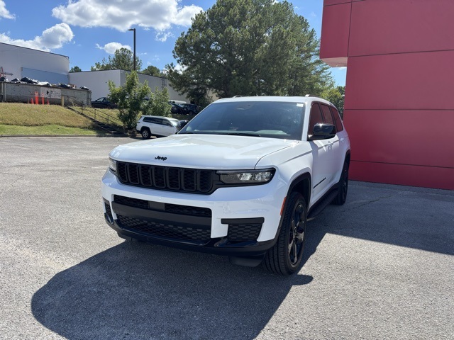 2025 Jeep Grand Cherokee Altitude X photo 2