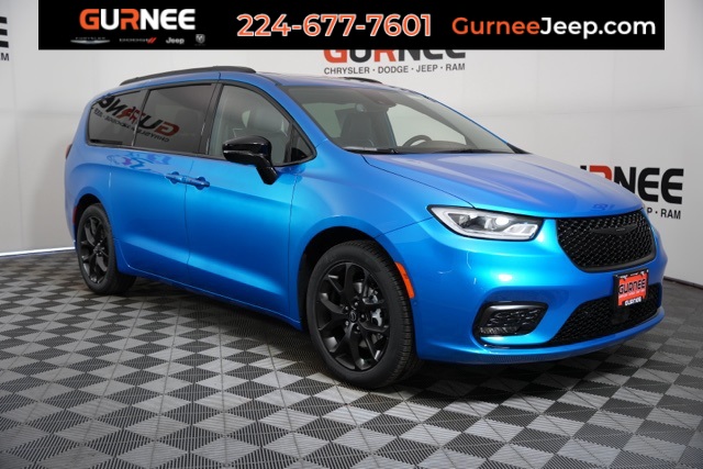 2026 Chrysler Pacifica Limited's photo