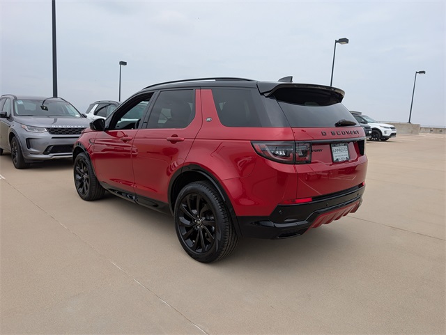 2024 Land Rover Discovery Sport SE photo 3
