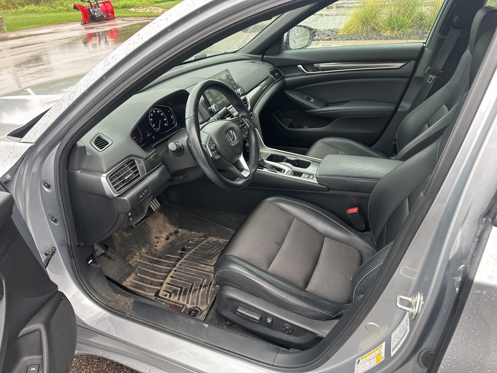 2018 Honda Accord Sport photo 2