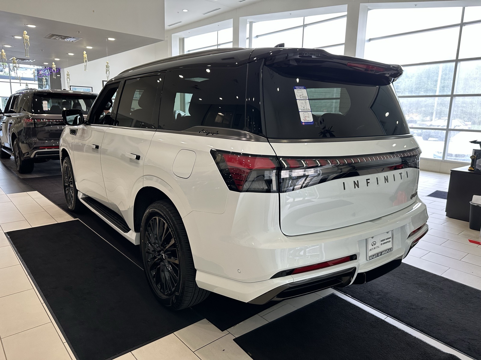 2026 Infiniti QX80 photo 3