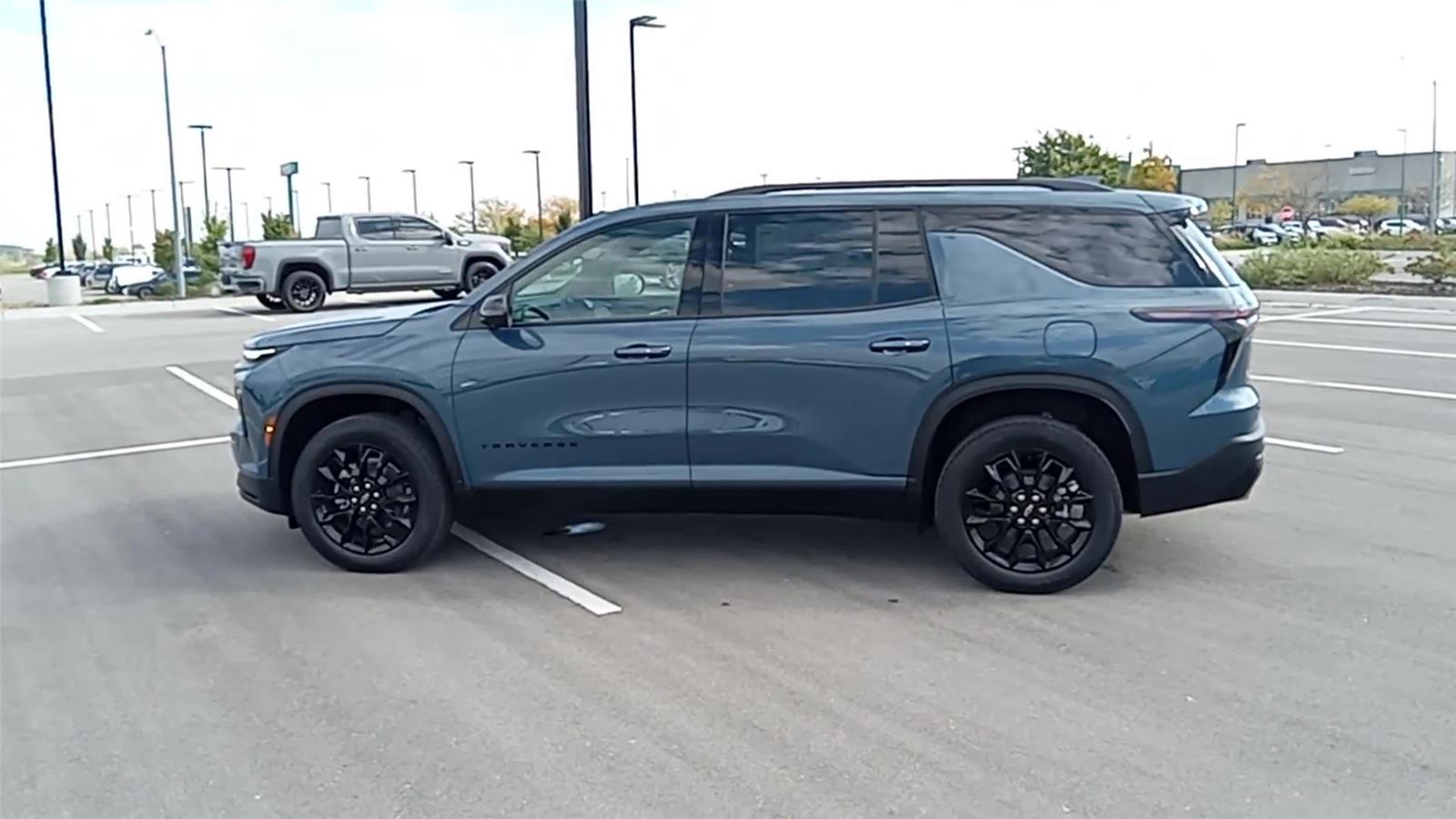2026 Chevrolet Traverse photo 4