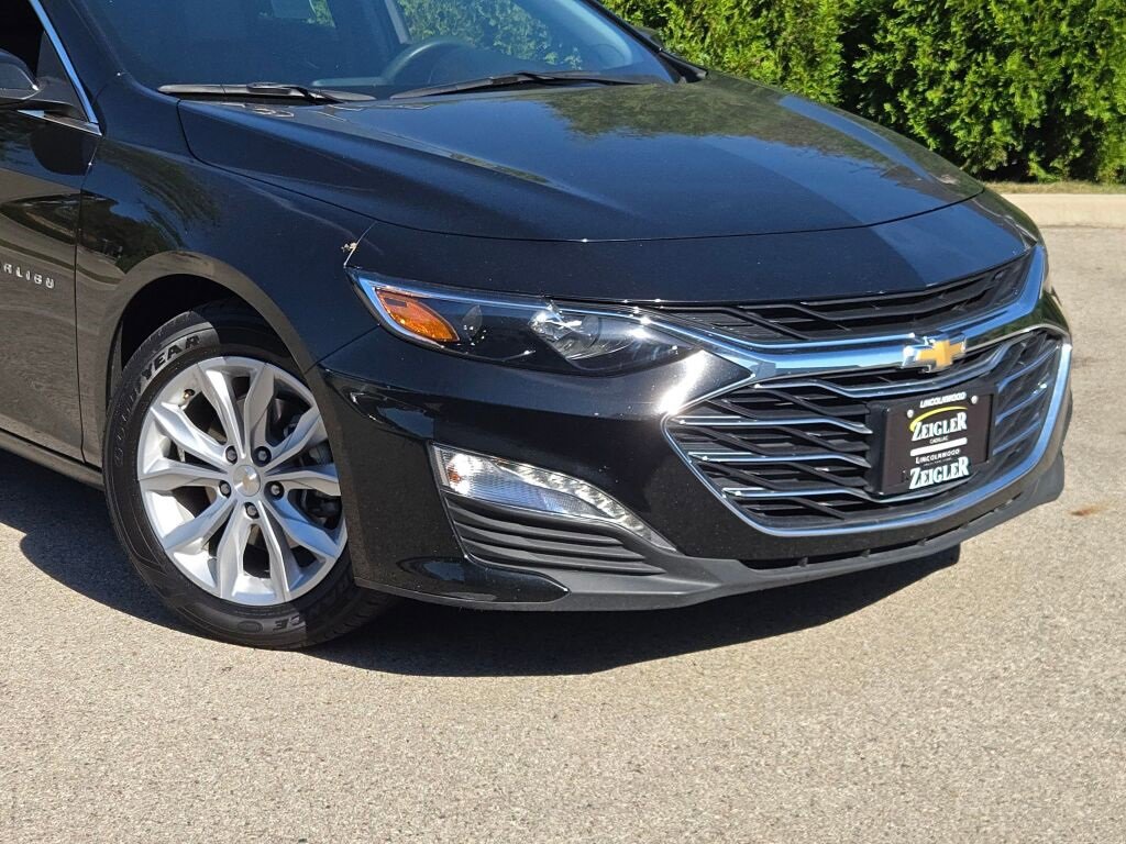2024 Chevrolet Malibu 1LT photo 2