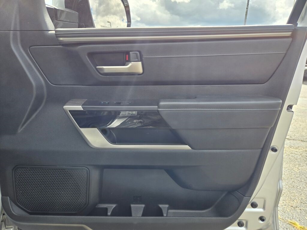 2023 Toyota Tundra Limited photo 6