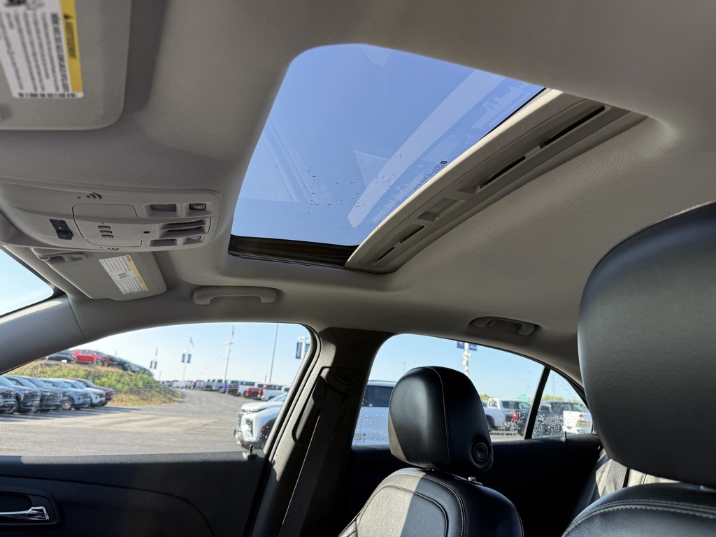 2015 Chevrolet Malibu LTZ photo 5