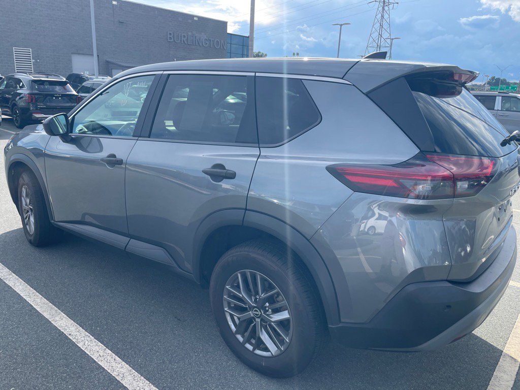 2023 Nissan Rogue S photo 3