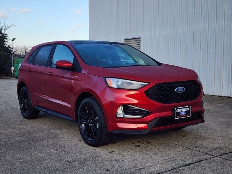 2024 Ford Edge ST-Line photo 2