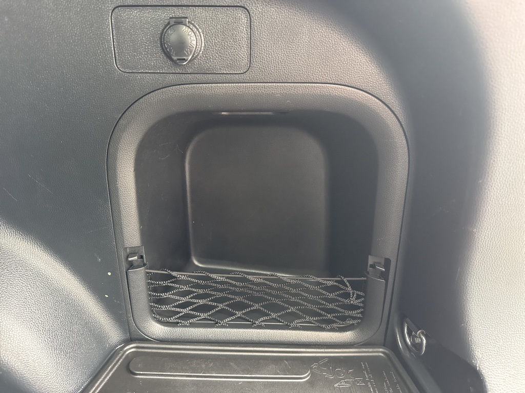 2022 Toyota RAV4 Hybrid XSE photo 18