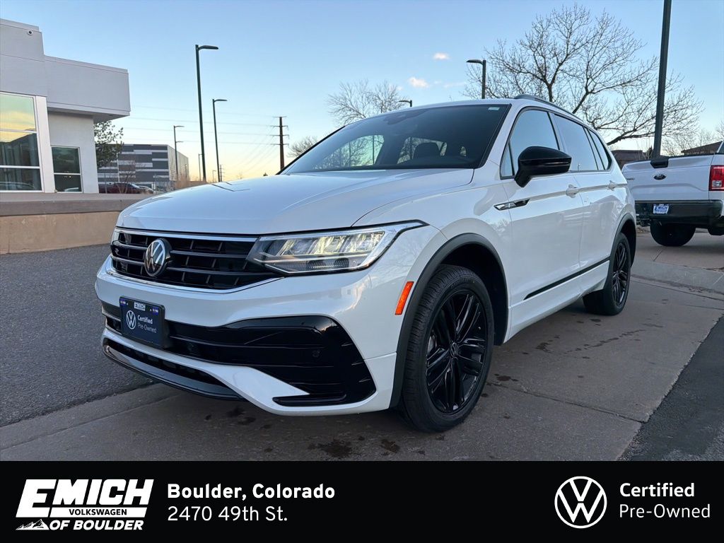 2022 Volkswagen Tiguan SE R-LINE BLACK's photo