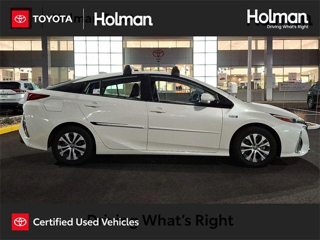 2020 Toyota Prius Prime XLE's photo