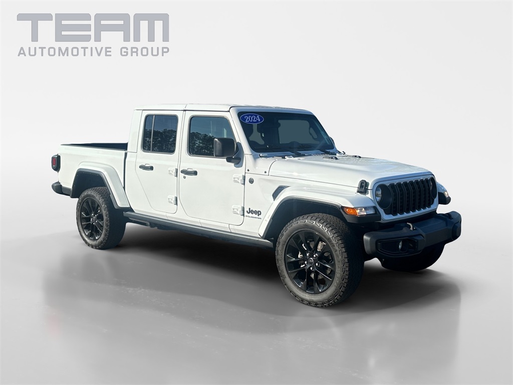 2024 Jeep Gladiator Nighthawk's photo