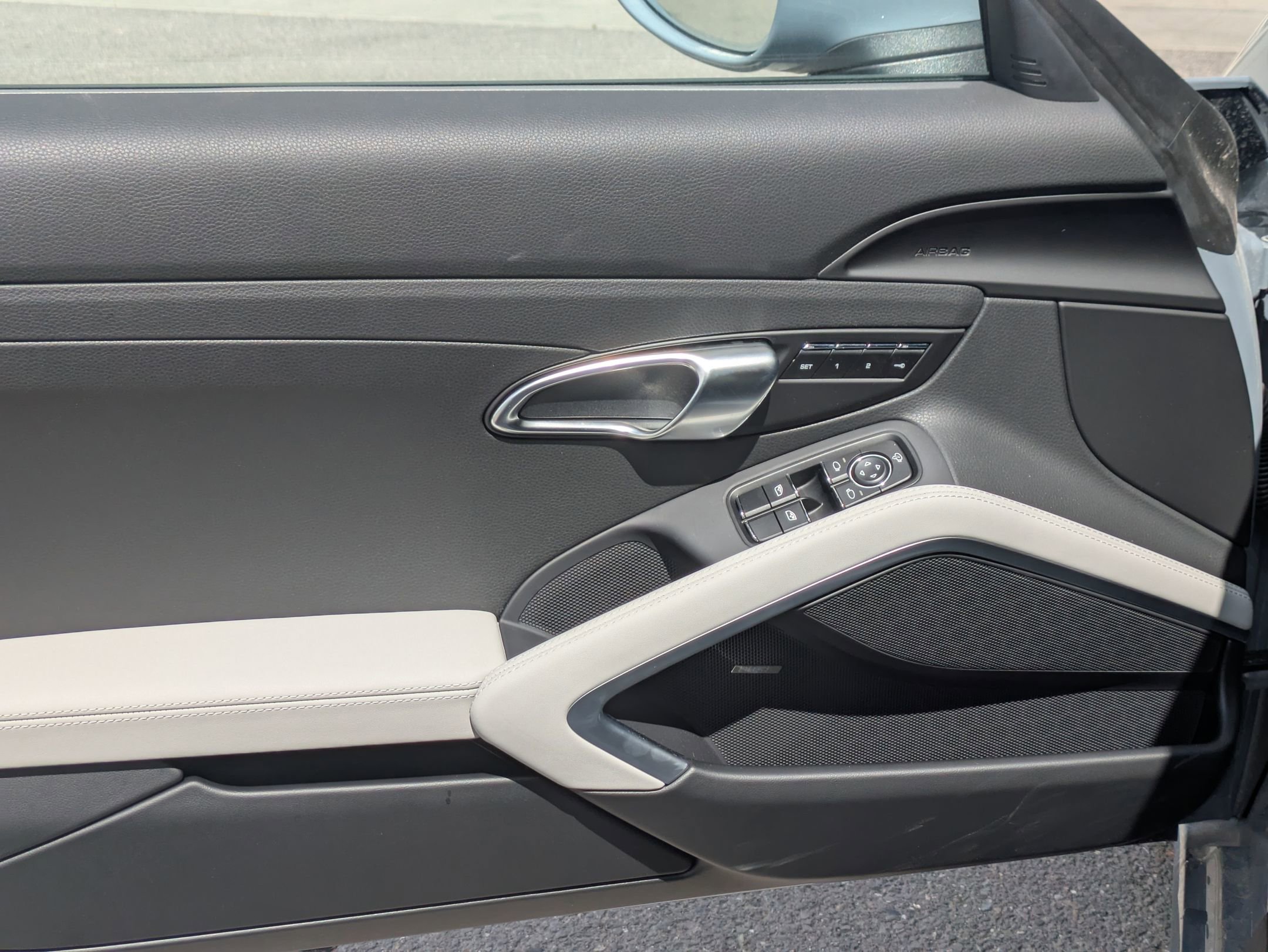 2025 Porsche Boxster S photo 13