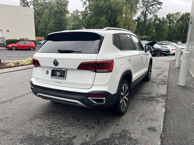 2022 Volkswagen Taos SE photo 3