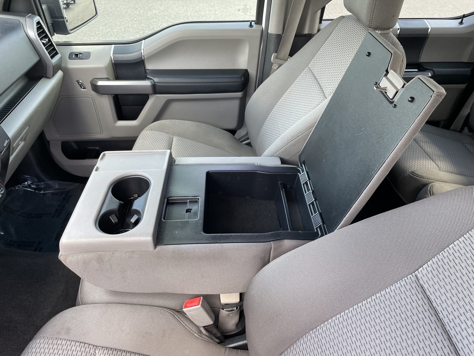 2020 Ford F-150 XLT photo 20