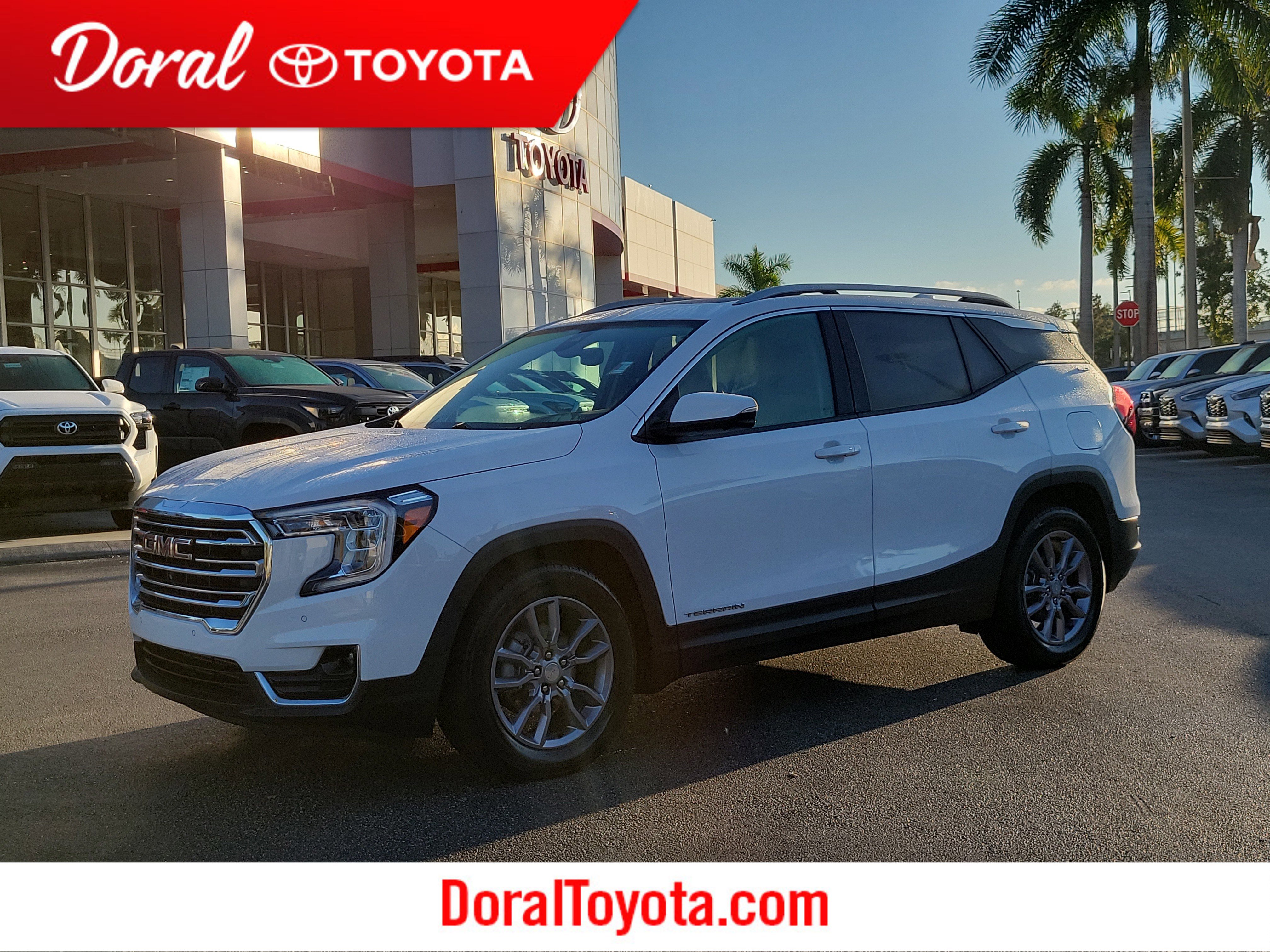 2023 GMC Terrain SLT's photo