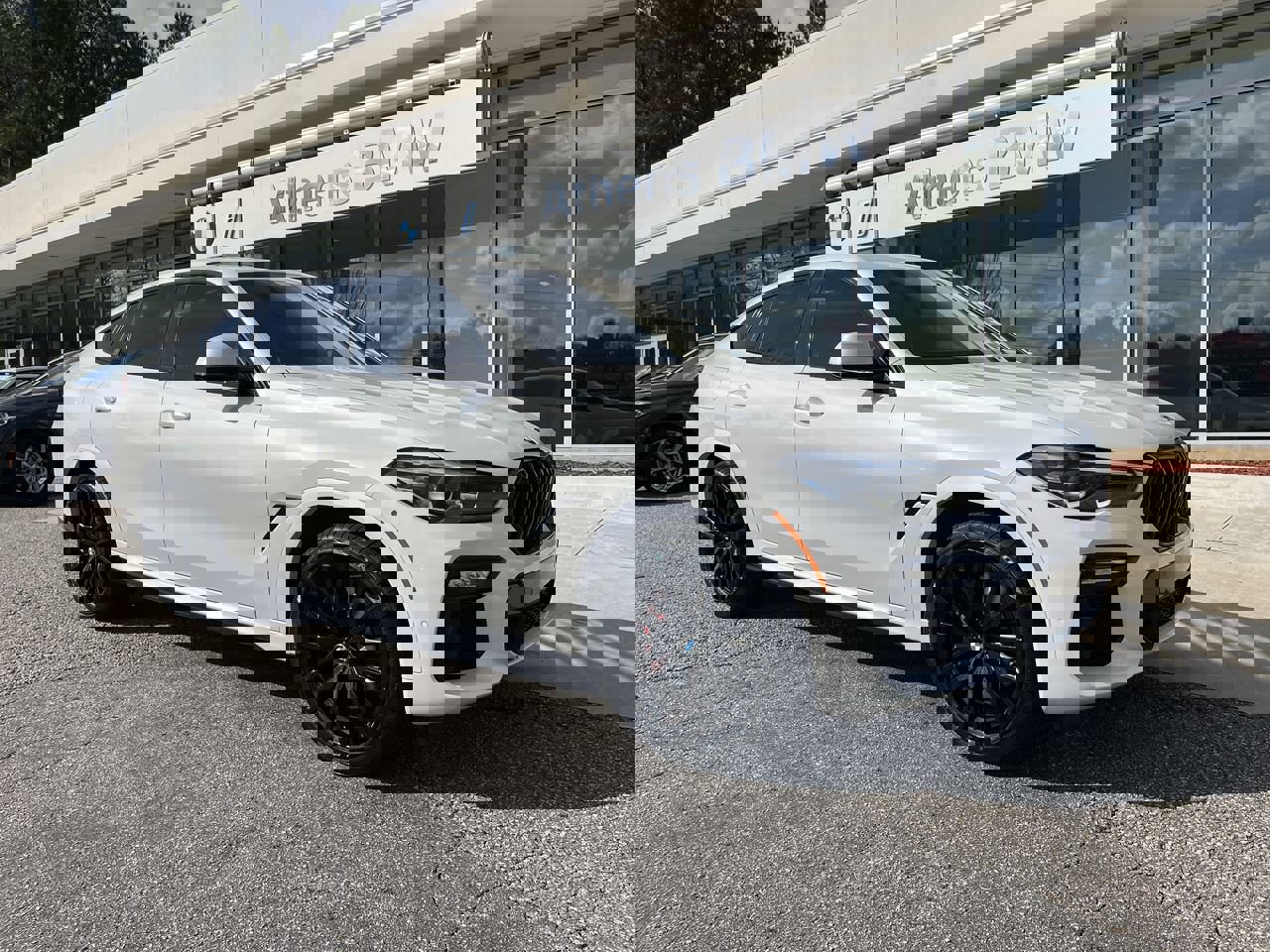 2021 BMW X6 40i's photo